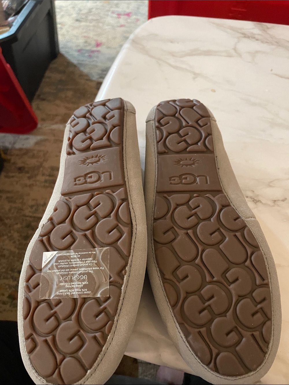Ugg slippers - Picture 2 of 6
